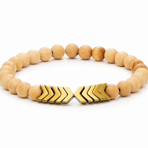 Vitality - Gold Sacred Arrow Wood Diffuser Bracelet - Picture 2 of 4